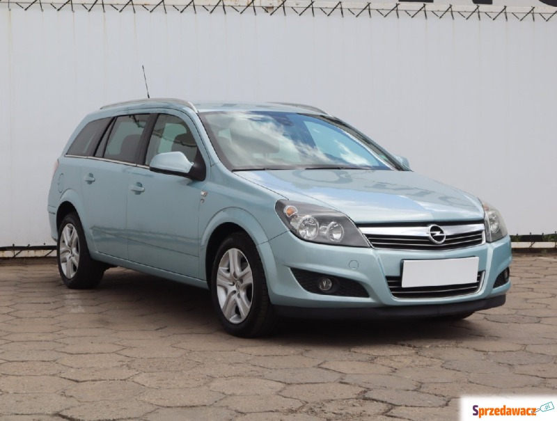 Opel Astra  Kombi 2010,  1.6 benzyna+LPG, automat - Na sprzedaż za 13 499 zł - Łódź