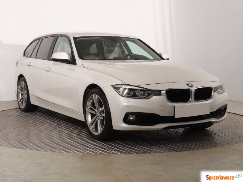 BMW Seria 3  Kombi 2016,  1.5 benzyna, automat - Na sprzedaż za 58 999 zł - Katowice