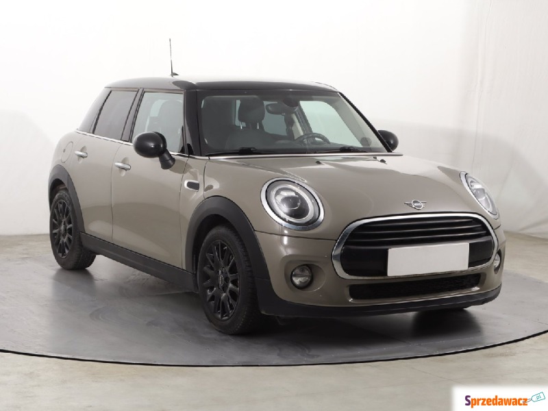 Mini   Hatchback 2019,  1.5 benzyna, automat - Na sprzedaż za 52 999 zł - Katowice