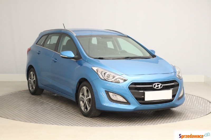 Hyundai i30  Kombi 2016,  1.6 benzyna, automat - Na sprzedaż za 36 999 zł - Piaseczno