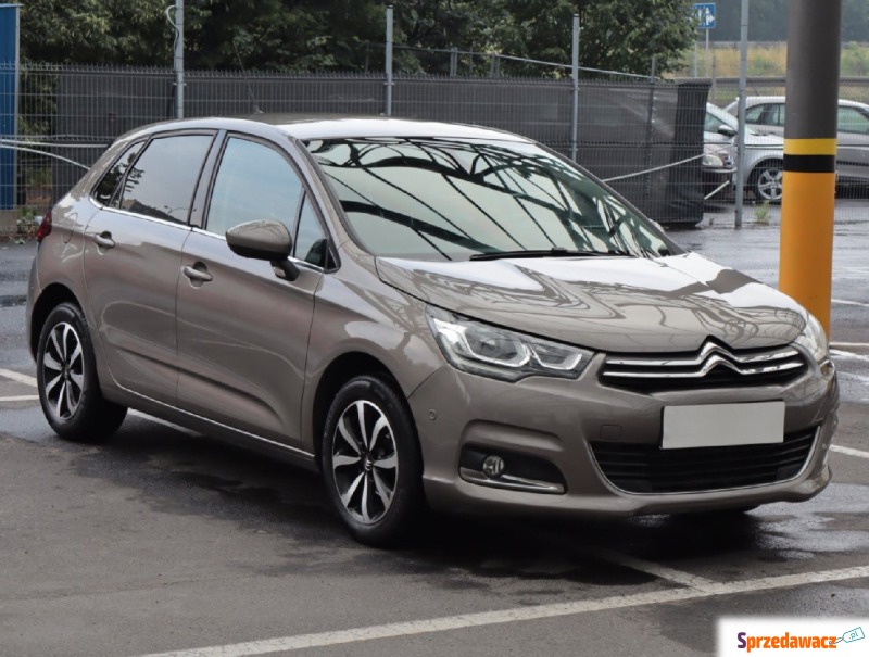 Citroen C4  Hatchback 2017,  1.2 benzyna - Na sprzedaż za 28 499 zł - Lublin