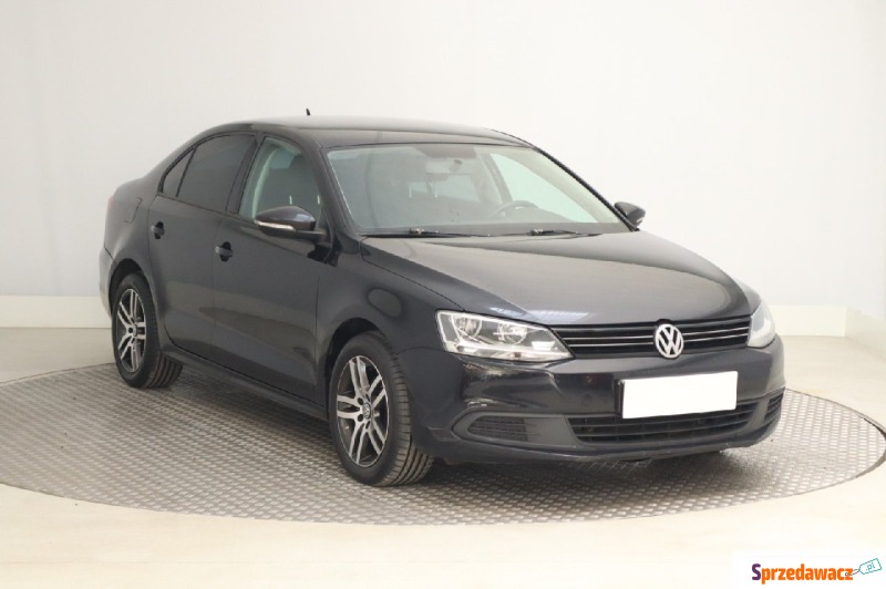 Volkswagen Jetta  Liftback 2012,  1.6 diesel - Na sprzedaż za 15 999 zł - Zabrze