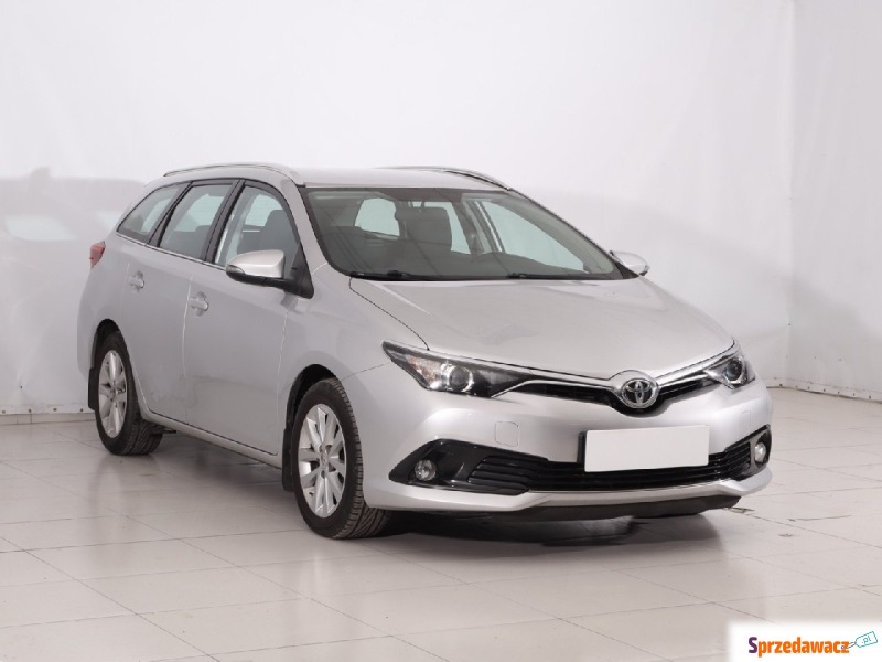 Toyota Auris  Kombi 2016,  1.2 benzyna, automat - Na sprzedaż za 43 999 zł - Pabianice