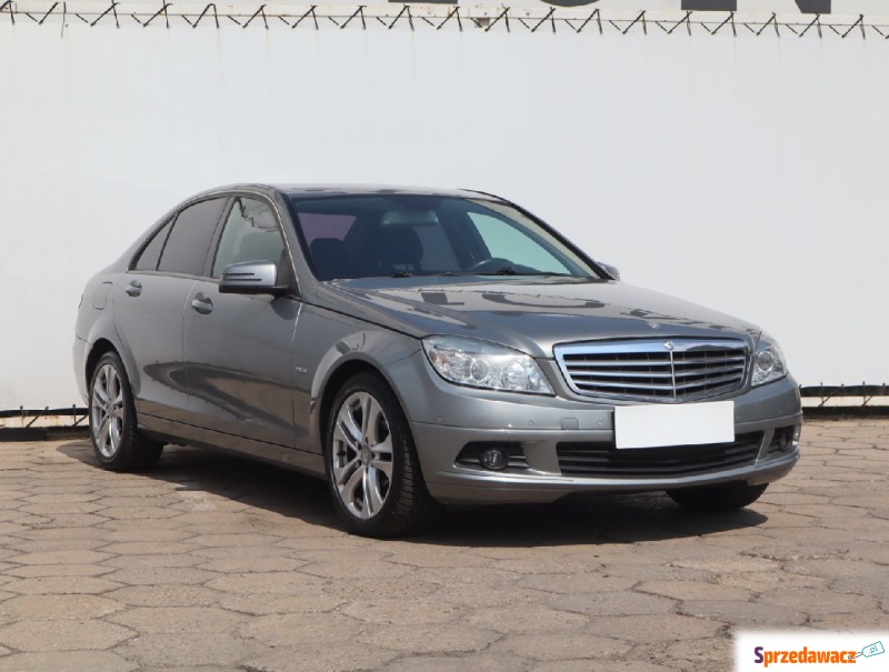 Mercedes - Benz C-klasa  Liftback 2010,  1.6 benzyna+LPG, automat - Na sprzedaż za 30 499 zł - Łódź