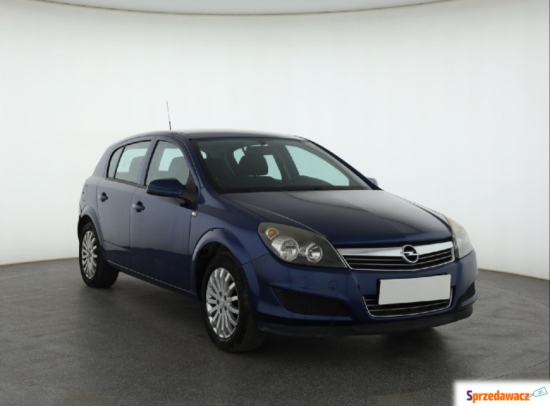 Opel Astra  Hatchback 2009,  1.8 benzyna - Na sprzedaż za 12 999 zł - Piaseczno