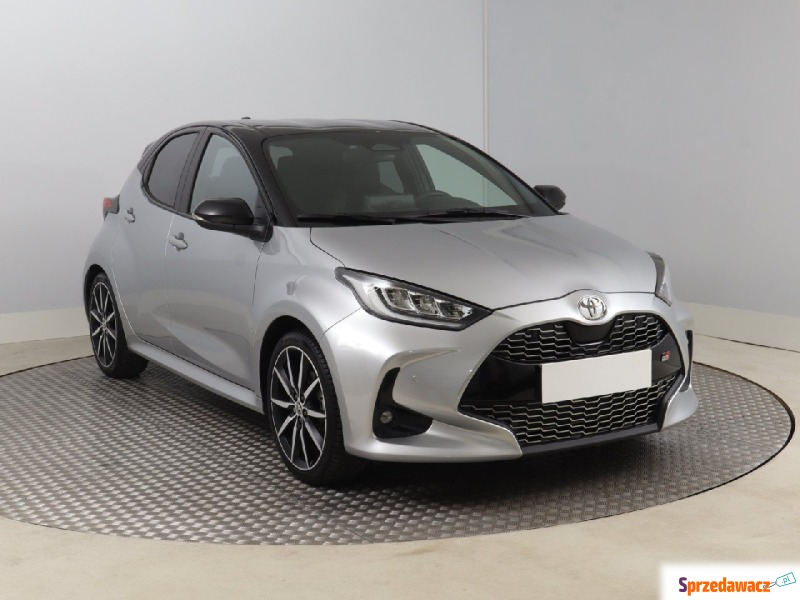 Toyota Yaris  Hatchback 2025,  1.5 benzyna, automat - Na sprzedaż za 104 999 zł - Bielany Wrocławskie