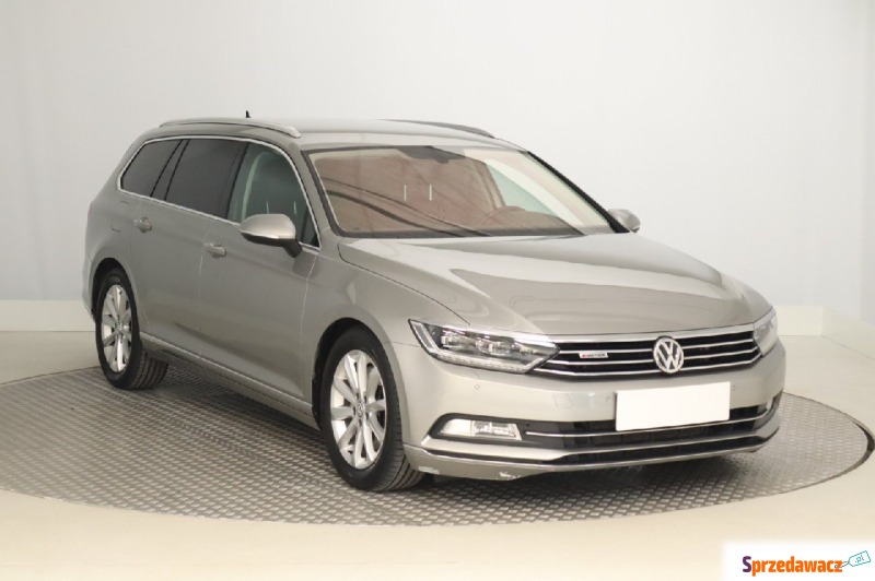 Volkswagen Passat  Kombi 2015,  2.0 diesel, automat - Na sprzedaż za 53 499 zł - Zabrze