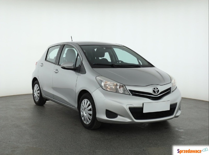 Toyota Yaris  Hatchback 2014,  1.3 benzyna - Na sprzedaż za 28 499 zł - Piaseczno