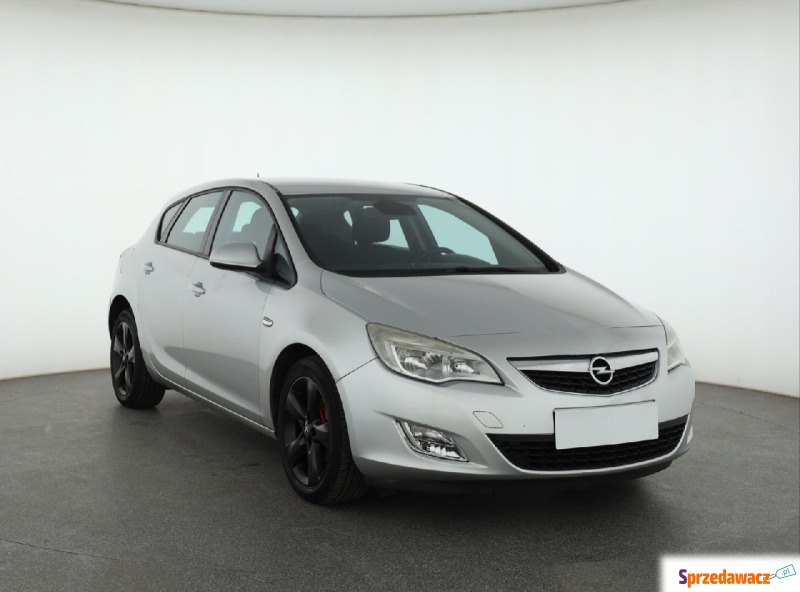 Opel Astra  Hatchback 2009,  1.6 benzyna - Na sprzedaż za 12 499 zł - Piaseczno