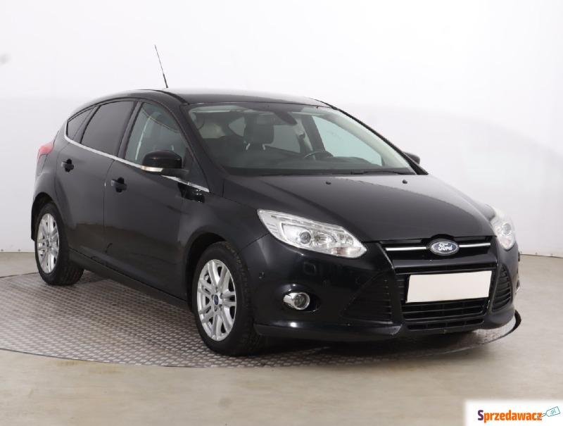 Ford Focus  Hatchback 2013,  1.6 benzyna - Na sprzedaż za 27 999 zł - Tarnobrzeg