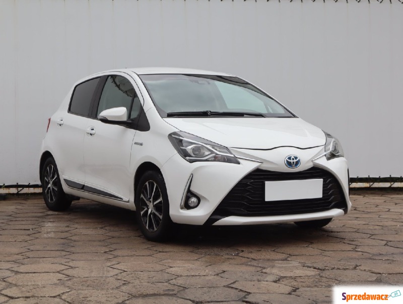 Toyota Yaris  Hatchback 2018,  1.5 benzyna, automat - Na sprzedaż za 50 999 zł - Łódź