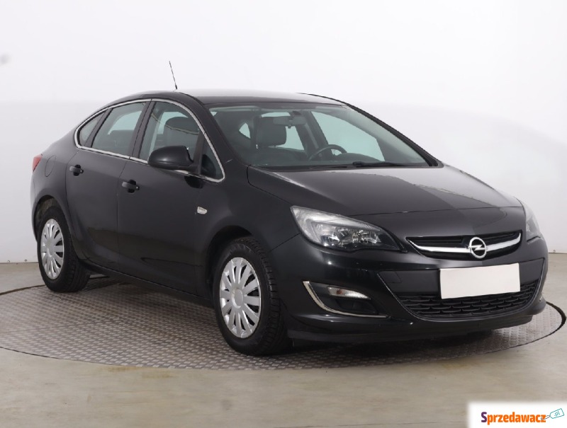 Opel Astra  Liftback 2015,  1.4 benzyna - Na sprzedaż za 27 999 zł - Nowy Dwór Mazowiecki
