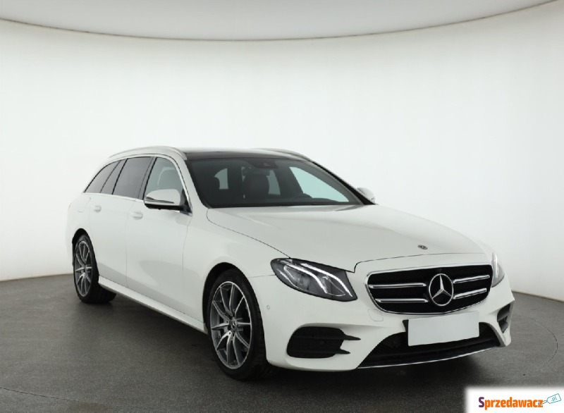 Mercedes - Benz E-klasa  Kombi 2020,  2.0 diesel, automat - Na sprzedaż za 89 999 zł - Piaseczno