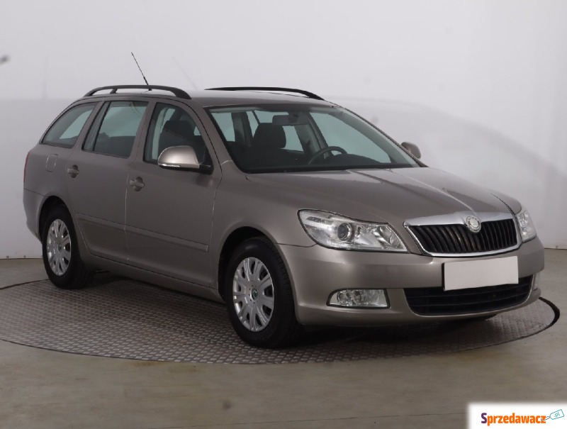 Skoda Octavia  Kombi 2010,  1.4 benzyna - Na sprzedaż za 24 999 zł - Szczecinek
