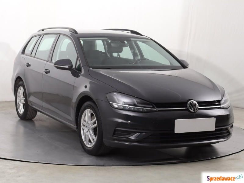 Volkswagen Golf  Kombi 2019,  1.0 benzyna - Na sprzedaż za 41 499 zł - Katowice