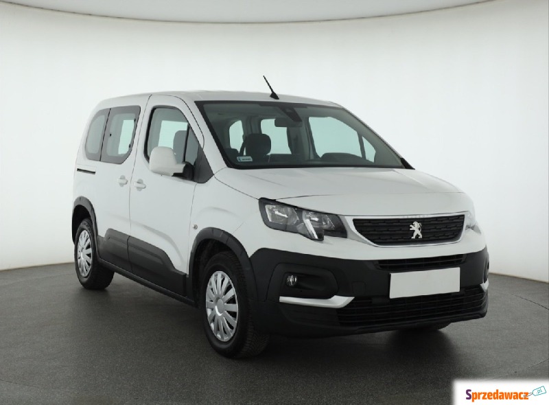 Peugeot   Pick-up 2020,  1.2 benzyna - Na sprzedaż za 40 999 zł - Piaseczno