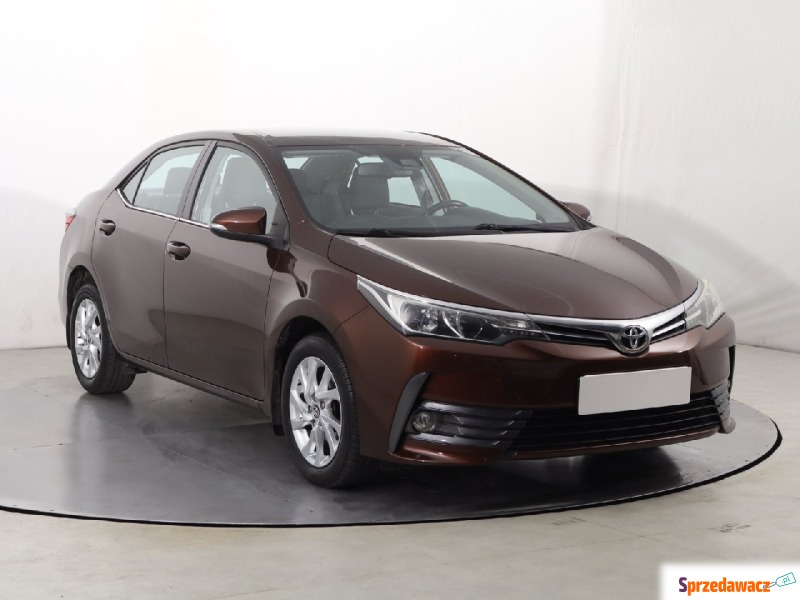 Toyota Corolla  Liftback 2016,  1.3 benzyna - Na sprzedaż za 47 999 zł - Katowice