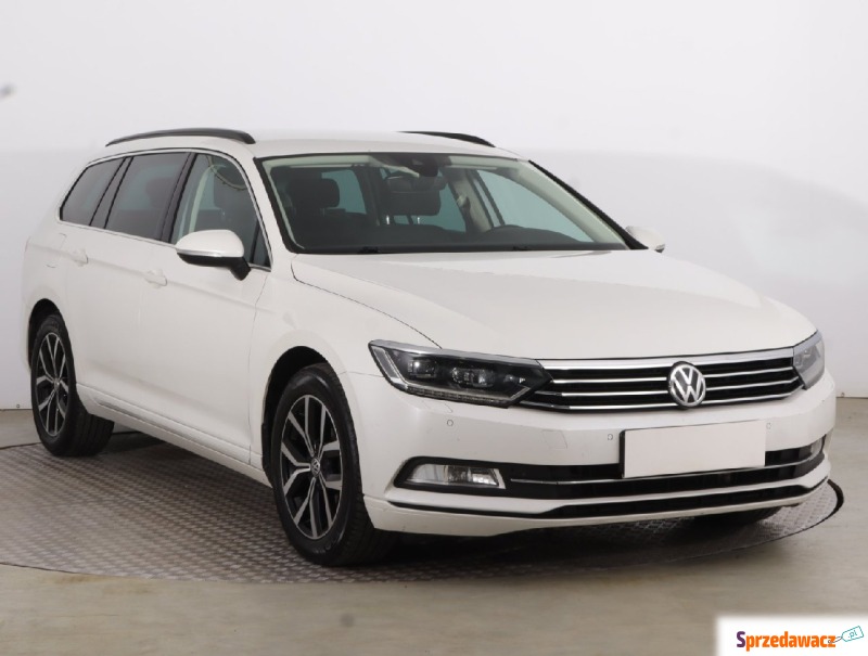 Volkswagen Passat  Kombi 2019,  2.0 diesel, automat - Na sprzedaż za 55 999 zł - Bieruń
