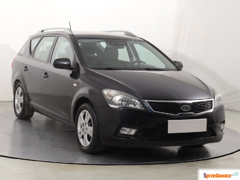 Kia Ceed  Kombi 2011,  1.4 benzyna - Na sprzedaż za 15 999 zł - Katowice