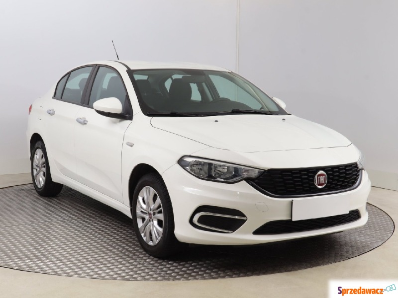 Fiat Tipo  Liftback 2017,  1.4 benzyna - Na sprzedaż za 32 999 zł - Bielany Wrocławskie