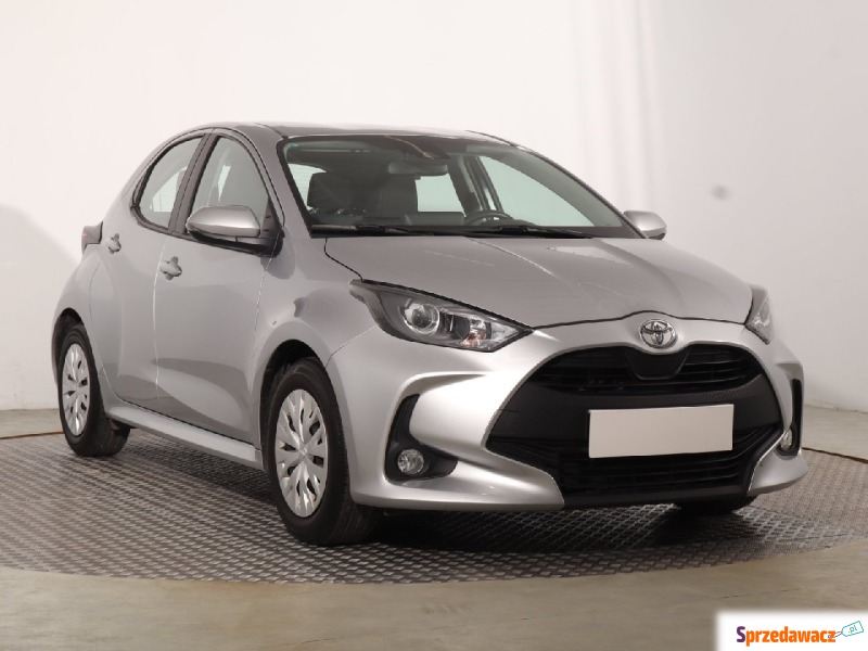 Toyota Yaris  Hatchback 2023,  1.0 benzyna - Na sprzedaż za 58 999 zł - Katowice