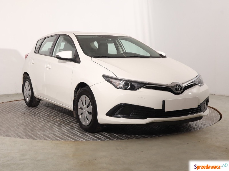 Toyota Auris  Hatchback 2018,  1.3 benzyna - Na sprzedaż za 47 999 zł - Katowice
