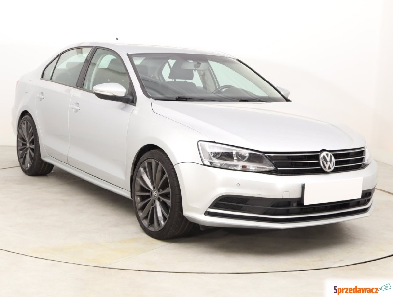 Volkswagen Jetta  Liftback 2015,  1.2 benzyna+LPG - Na sprzedaż za 17 999 zł - Bielany Wrocławskie