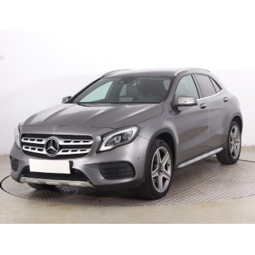 Mercedes - Benz GLA-klasa  SUV 2017,  2.0 benzyna, automat - Na sprzedaż za 81 999 zł - Toruń - zdjęcie 3