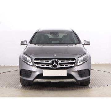 Mercedes - Benz GLA-klasa  SUV 2017,  2.0 benzyna, automat - Na sprzedaż za 81 999 zł - Toruń - zdjęcie 2