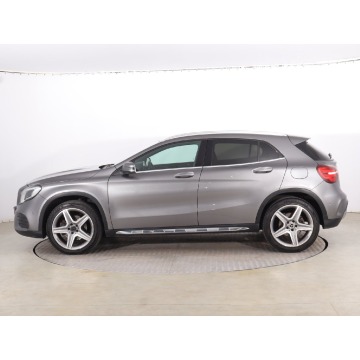 Mercedes - Benz GLA-klasa  SUV 2017,  2.0 benzyna, automat - Na sprzedaż za 81 999 zł - Toruń - zdjęcie 4
