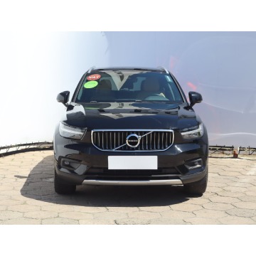Volvo XC40  SUV 2020,  2.0 benzyna, automat - Na sprzedaż za 113 999 zł - Katowice - zdjęcie 2