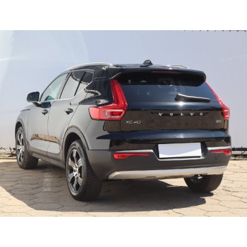 Volvo XC40  SUV 2020,  2.0 benzyna, automat - Na sprzedaż za 113 999 zł - Katowice - zdjęcie 5