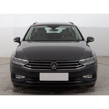 Volkswagen Passat  Kombi 2019,  2.0 diesel - Na sprzedaż za 56 999 zł - Lublin - zdjęcie 2