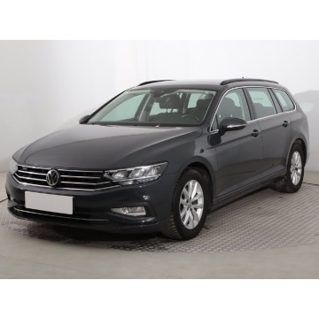 Volkswagen Passat  Kombi 2019,  2.0 diesel - Na sprzedaż za 56 999 zł - Lublin - zdjęcie 3
