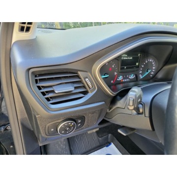 Ford Focus  Kombi 2019,  1.5 diesel, automat - Na sprzedaż za 42 900 zł - Warszawa - zdjęcie 8