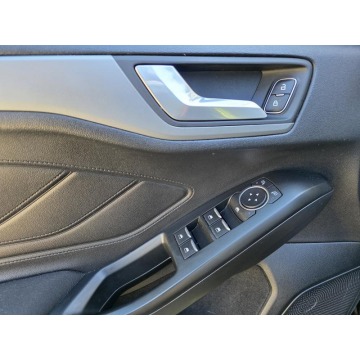 Ford Focus  Kombi 2019,  1.5 diesel, automat - Na sprzedaż za 42 900 zł - Warszawa - zdjęcie 7