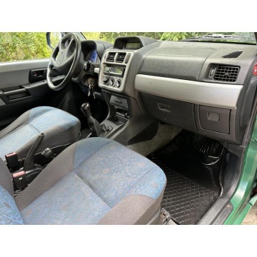 Mitsubishi Pajero  Terenowy 2002,  2.0 benzyna - Na sprzedaż za 15 000 zł - Warszawa - zdjęcie 8