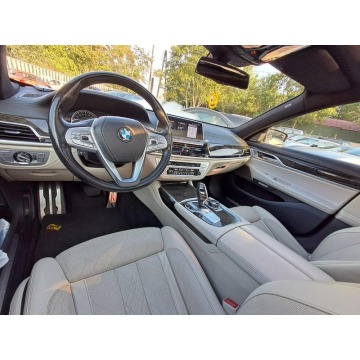 BMW Seria 7  Sedan/Limuzyna 2017,  3.0 benzyna, automat - Na sprzedaż za 105 000 zł - Warszawa - zdjęcie 7