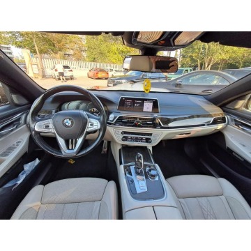 BMW Seria 7  Sedan/Limuzyna 2017,  3.0 benzyna, automat - Na sprzedaż za 105 000 zł - Warszawa - zdjęcie 6