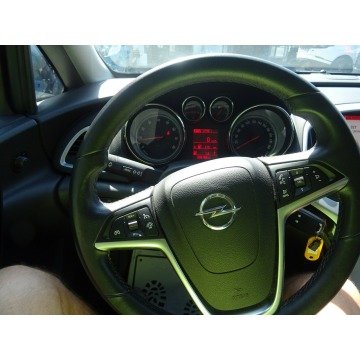 Opel Astra  Hatchback 2015,  1.6 benzyna - Na sprzedaż za 26 900 zł - Łódź - zdjęcie 9