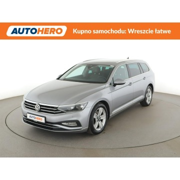 Volkswagen Passat Variant - FV23% Elegance automat 190KM 4Motion skóra navi kamera grzane fotele m