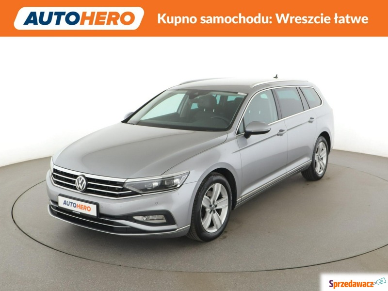 Volkswagen Passat  Kombi 2020,  2.0 diesel, automat - Na sprzedaż za 81 600 zł - Warszawa