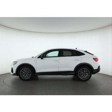 Audi Q3  SUV 2023,  1.5 benzyna, automat - Na sprzedaż za 122 999 zł - Piaseczno - zdjęcie 4