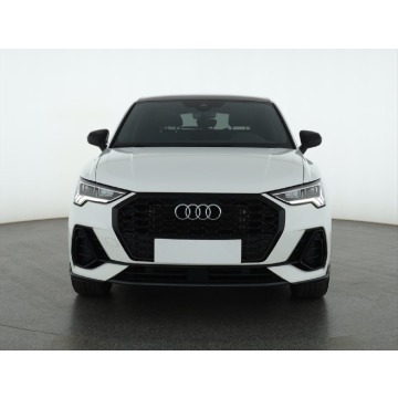 Audi Q3  SUV 2023,  1.5 benzyna, automat - Na sprzedaż za 122 999 zł - Piaseczno - zdjęcie 2