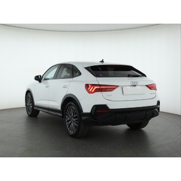 Audi Q3  SUV 2023,  1.5 benzyna, automat - Na sprzedaż za 122 999 zł - Piaseczno - zdjęcie 5