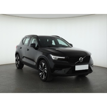 Volvo XC40  SUV 2023,  2.0 benzyna, automat - Na sprzedaż za 131 999 zł - Piaseczno - zdjęcie 1