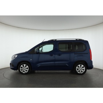 Opel Combo  Pick-up 2019,  1.2 benzyna - Na sprzedaż za 42 999 zł - Piaseczno - zdjęcie 4