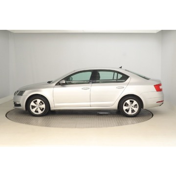 Skoda Octavia  Hatchback 2018,  1.6 diesel - Na sprzedaż za 38 999 zł - Zabrze - zdjęcie 4