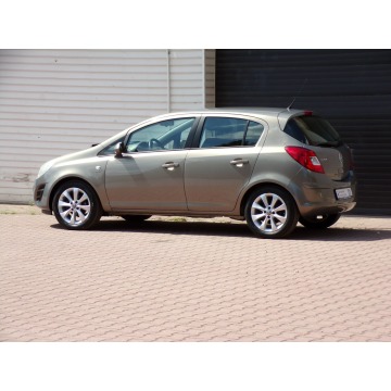 Opel Corsa  Hatchback 2013,  1.4 benzyna - Na sprzedaż za 17 900 zł - Mikołów - zdjęcie 10