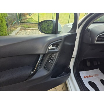 Citroen C3  Hatchback 2017,  1.2 benzyna - Na sprzedaż za 19 700 zł - Mikołów - zdjęcie 12